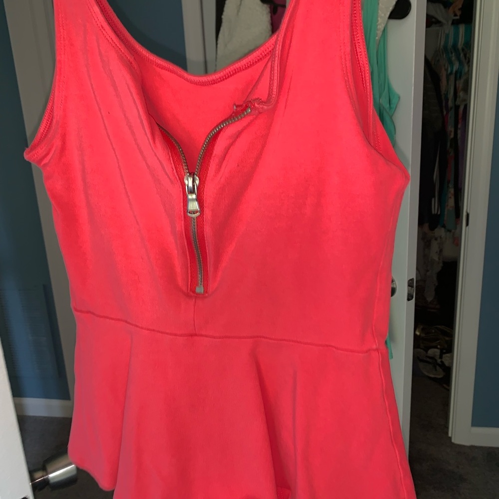 Express “Cropped” Top - Picture 3 of 4